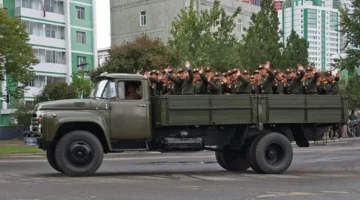 كوريا الشمالية تعزز قواتها في روسيا بإرسال 5 آلاف جندي إضافي وتأثيرات التحرك العسكري في النزاع‫